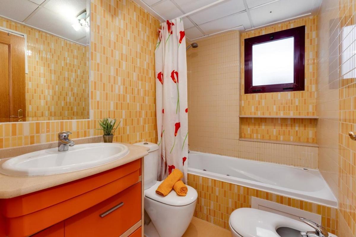 Nice Apartment With Terrace On The Los Locos Beach Torrevieja Esterno foto